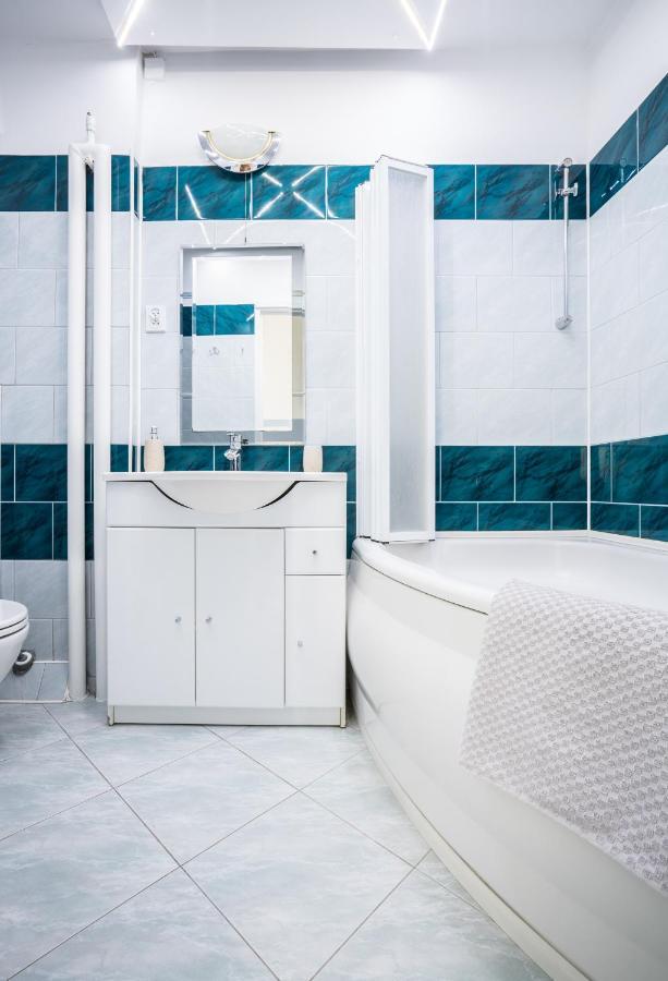 Sloneczny I Cichy Apartament Przy Starym Miescie Warsaw Luaran gambar