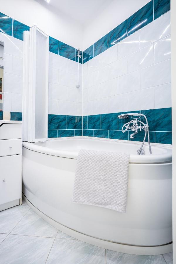 Sloneczny I Cichy Apartament Przy Starym Miescie Warsaw Luaran gambar